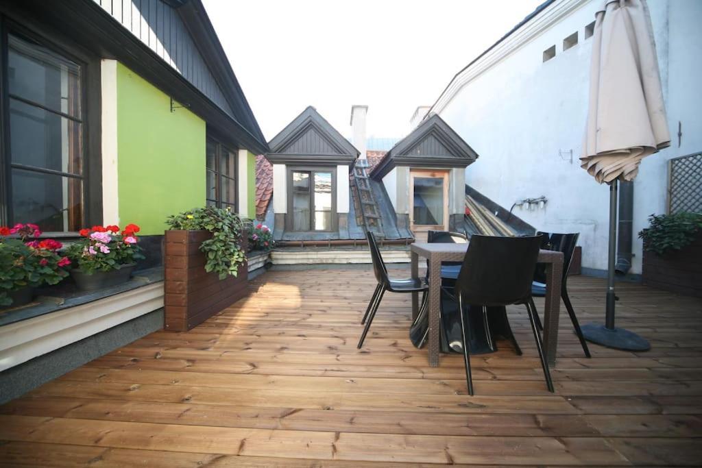 Two Bedroom / Old Town With Private Terrace Рига Екстер'єр фото